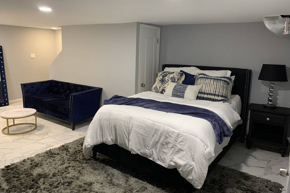 Photo of Bedroom in Downtown Baltimore