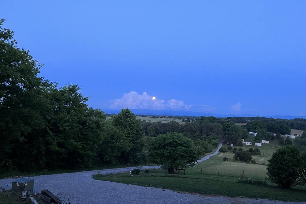 Photo of Outdoor in Madisonville