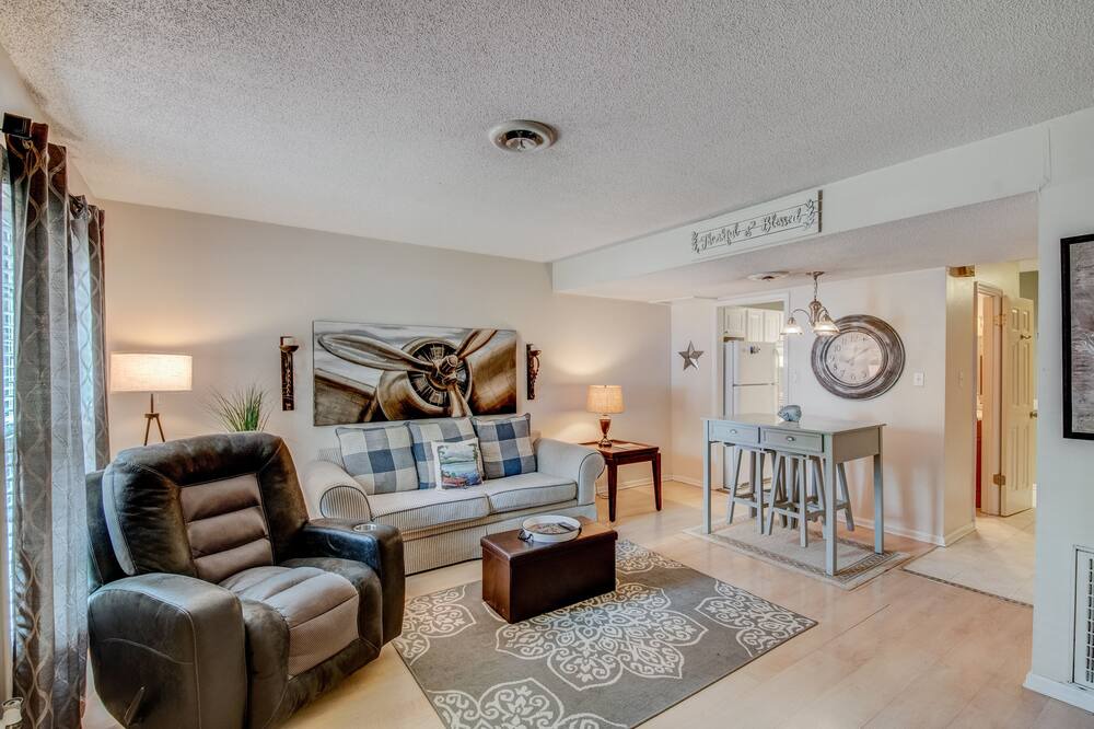 Photo of Livingroom in Lake Waccamaw
