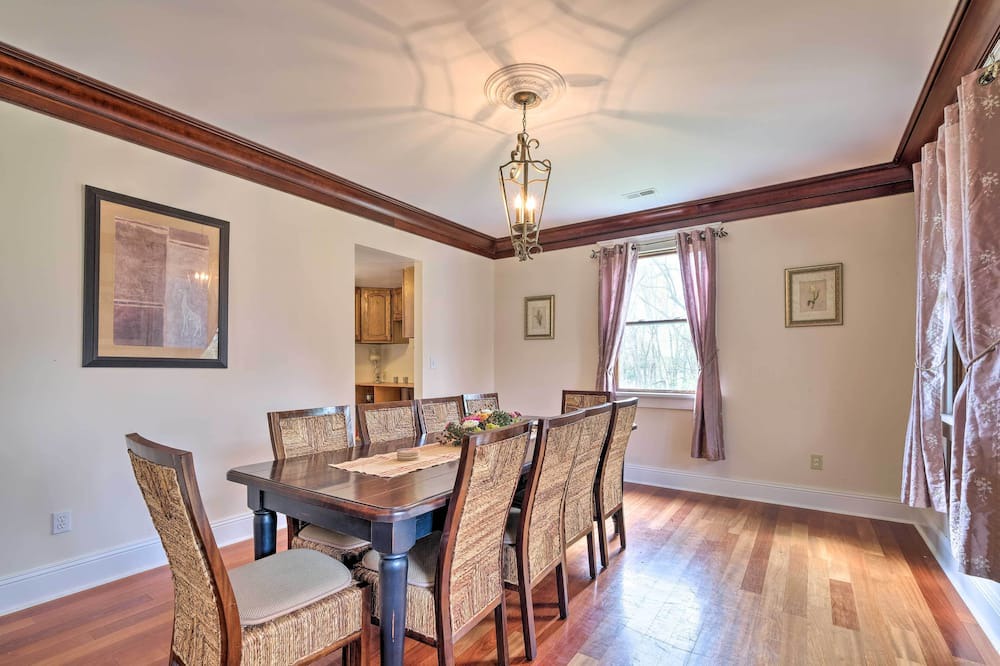 Photo of Bedroom in Deale