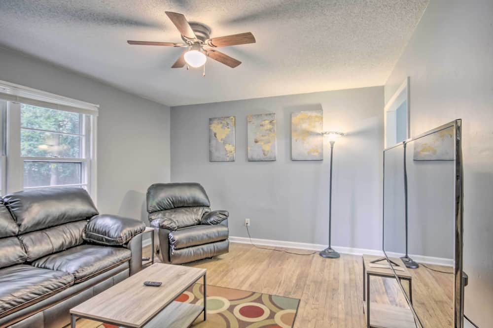 Photo of Bedroom in Oakland