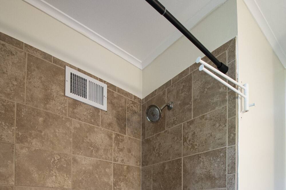 Photo of Bathroom in Aksarben - Elmwood Park