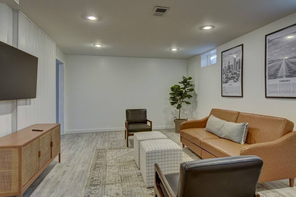 Photo of Livingroom in Aksarben - Elmwood Park