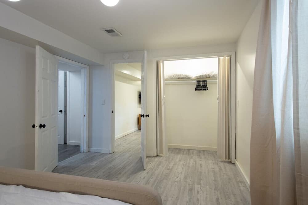 Photo of Bedroom in Aksarben - Elmwood Park