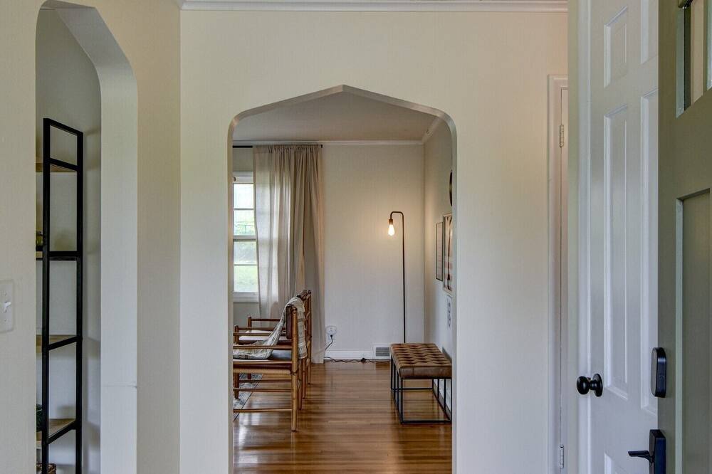 Photo of Bedroom in Aksarben - Elmwood Park