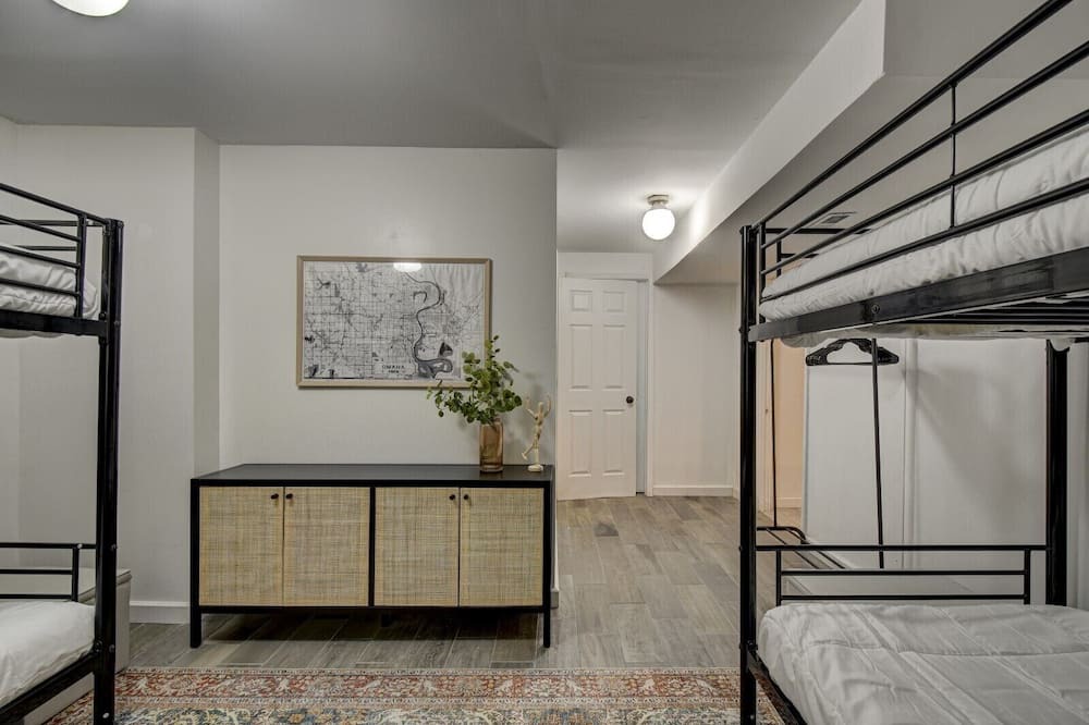 Photo of Bedroom in Aksarben - Elmwood Park