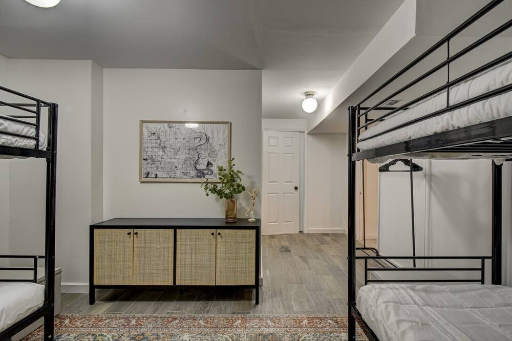 Photo of Bedroom in Aksarben - Elmwood Park