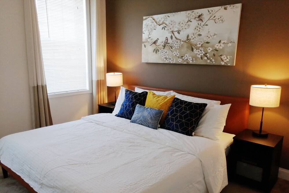 Photo of Bedroom in Downtown Baltimore