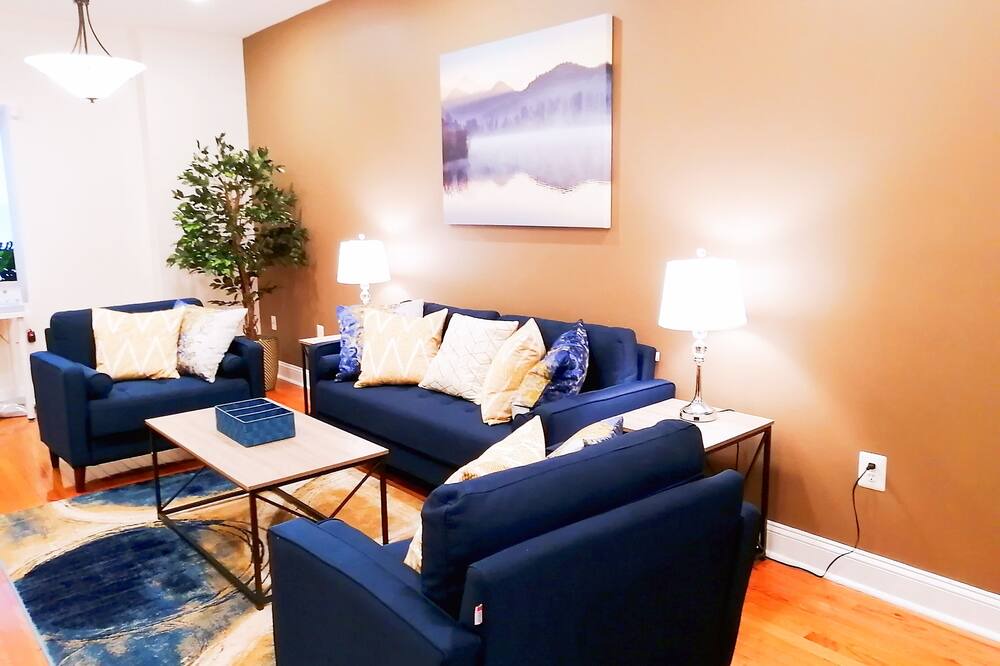 Photo of Livingroom in Downtown Baltimore