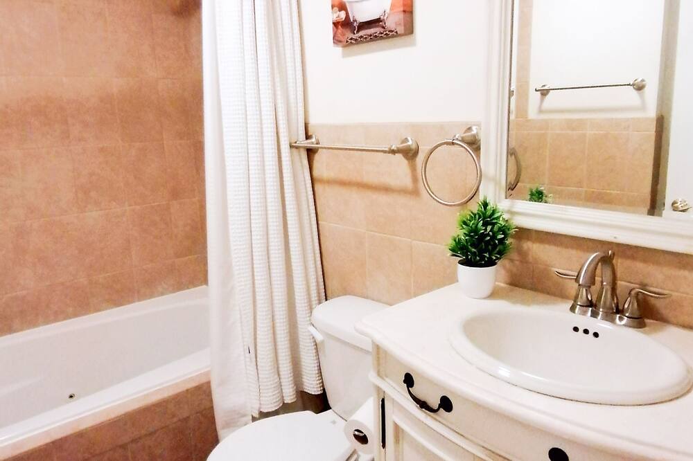 Photo of Bathroom in Downtown Baltimore
