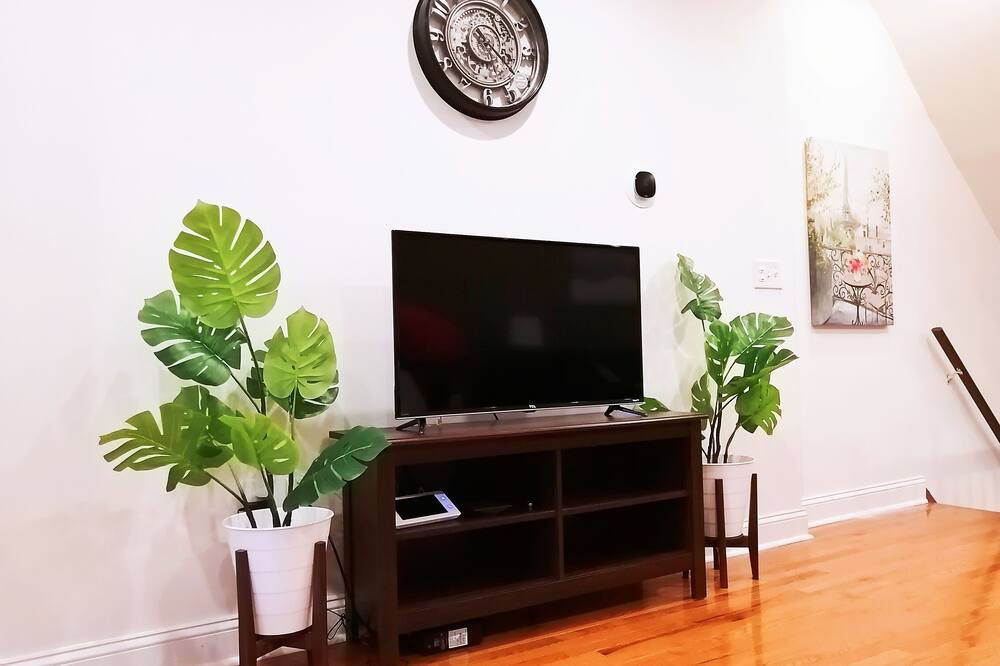 Photo of Bedroom in Downtown Baltimore