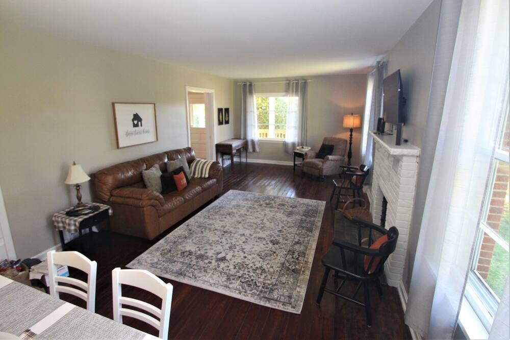 Photo of Livingroom in Farmington