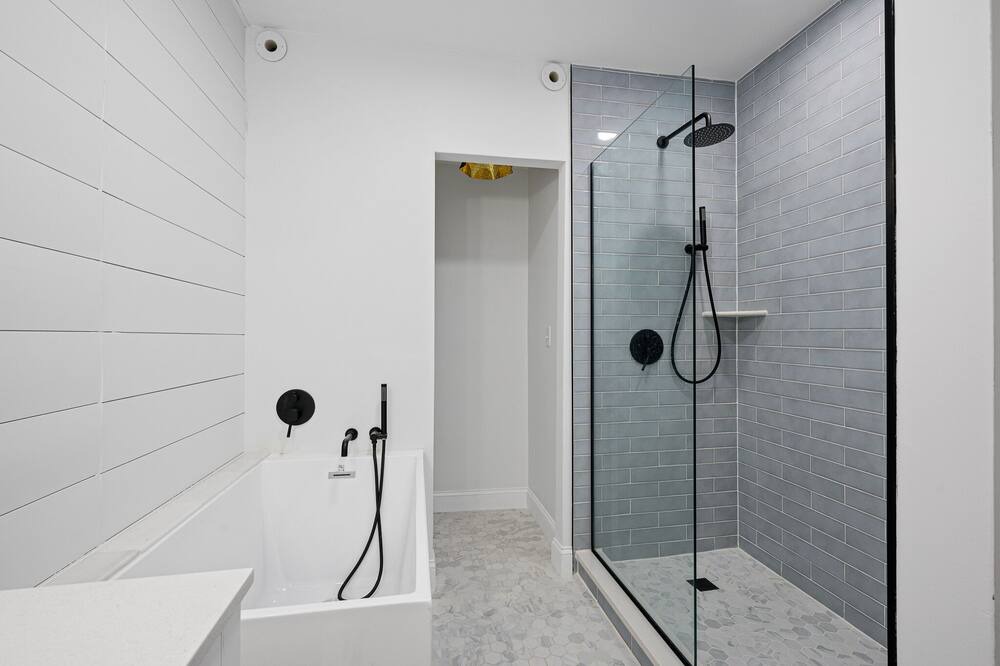 Photo of Bathroom in Ocean Grove