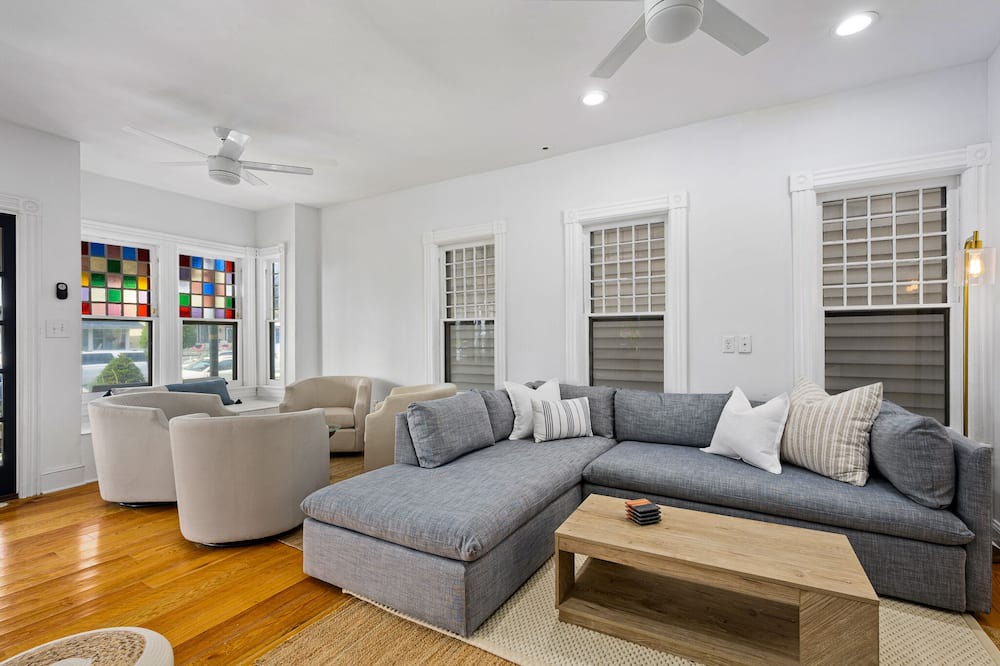 Photo of Livingroom in Ocean Grove