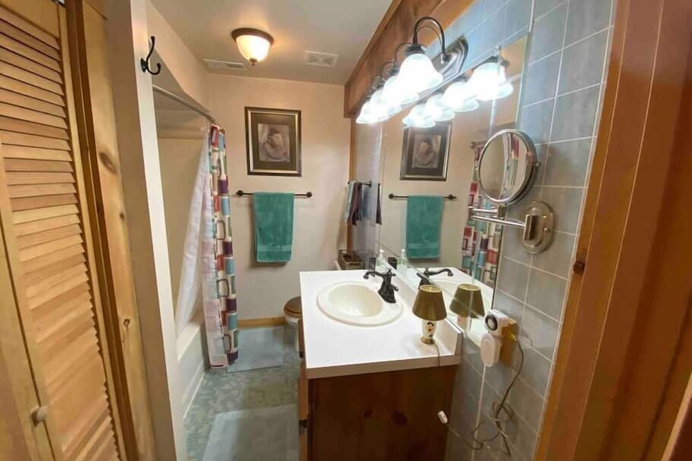 Photo of Bathroom in Zuni