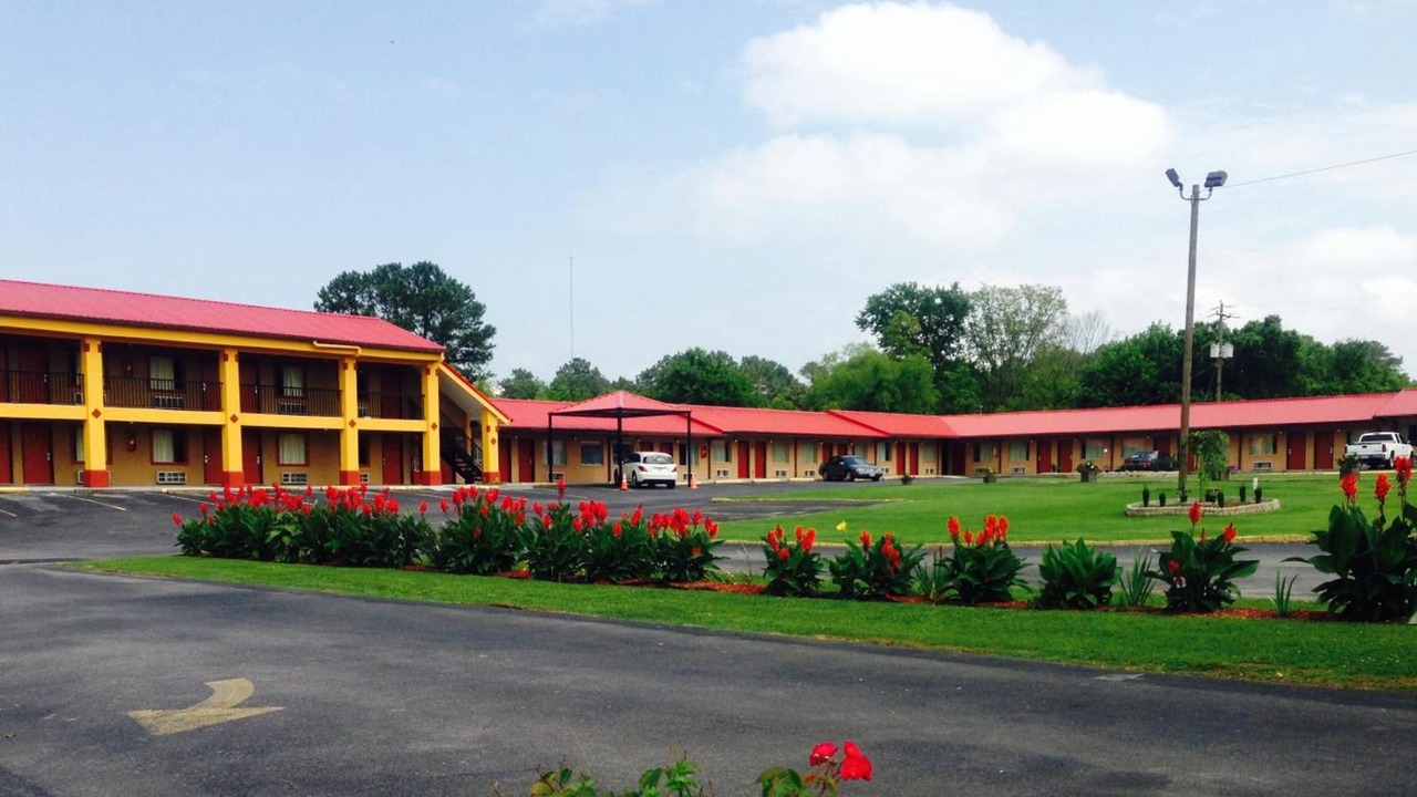 Photo of Outdoor in Calhoun