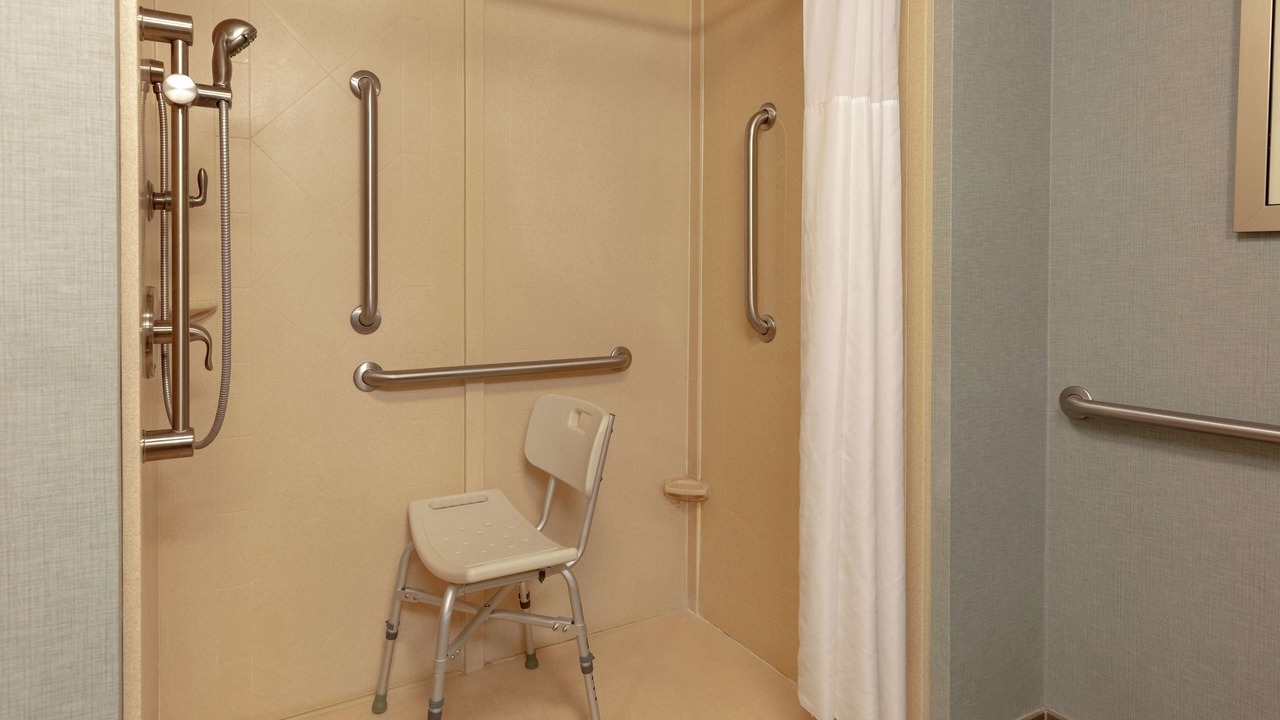 Photo of Bathroom in Adairsville