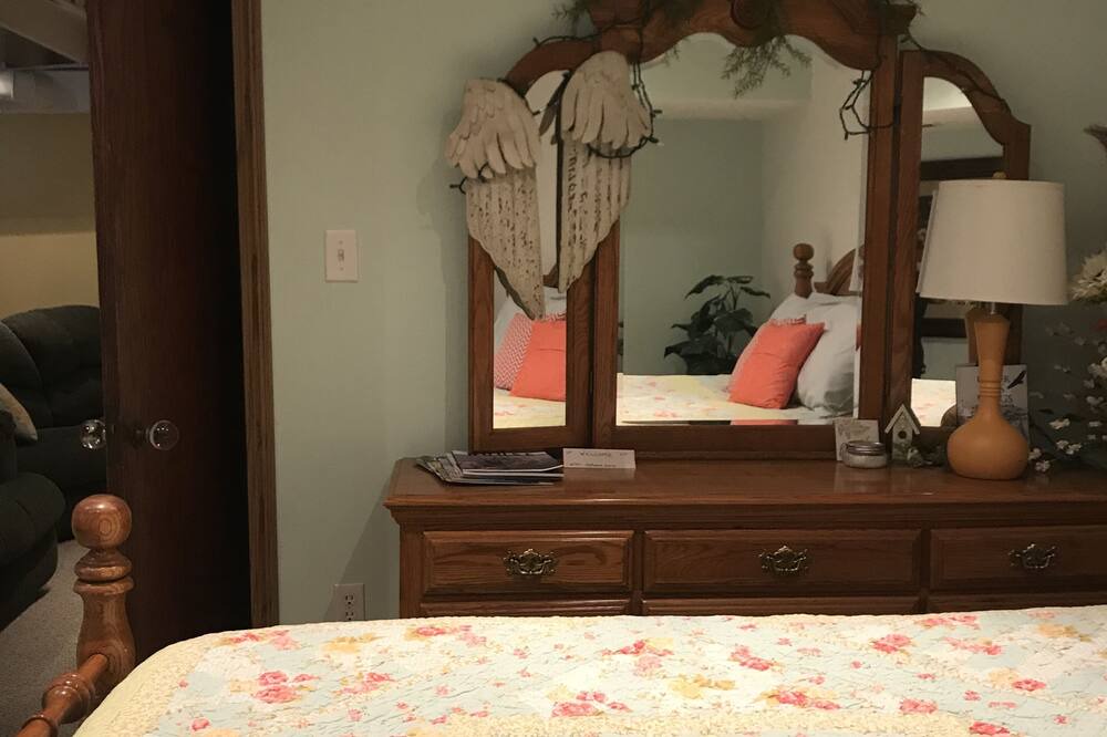 Photo of Bedroom in Pella