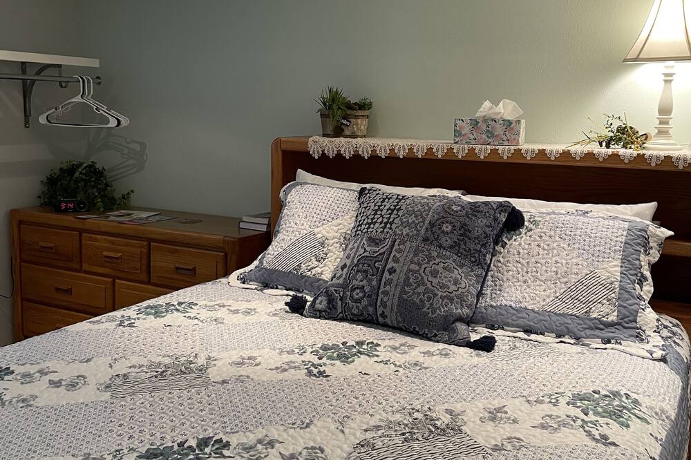 Photo of Bedroom in Pella