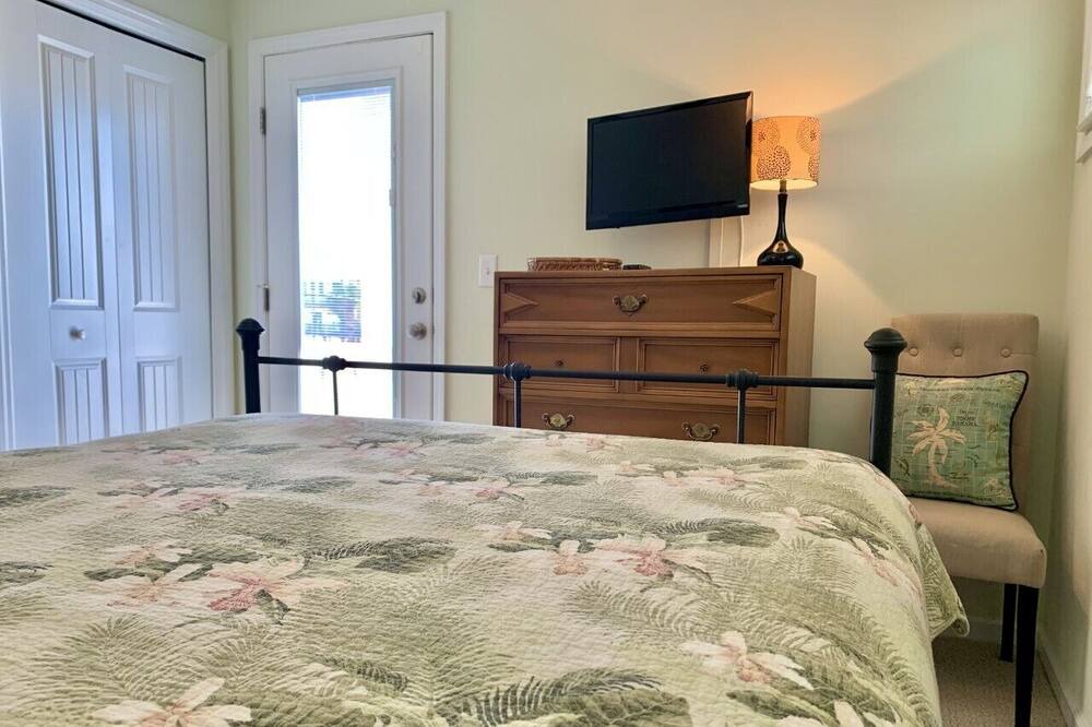 Photo of Bedroom in McCutcheon Field