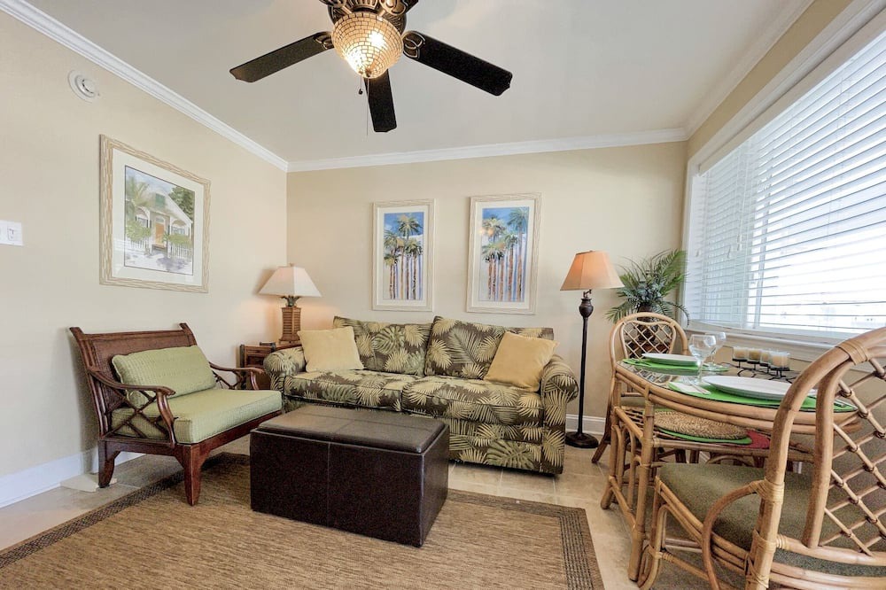 Photo of Livingroom in Avalon
