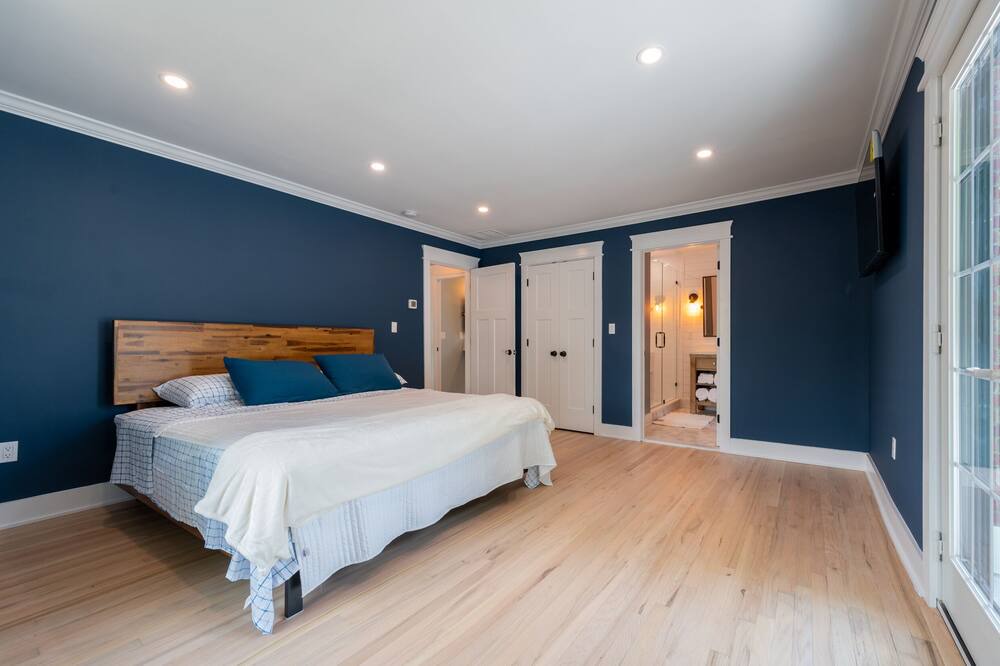 Photo of Bedroom in Spring Lake