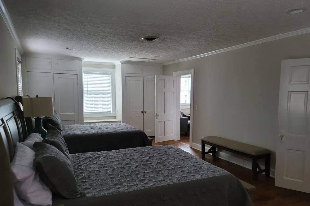Photo of Bedroom in Albertville