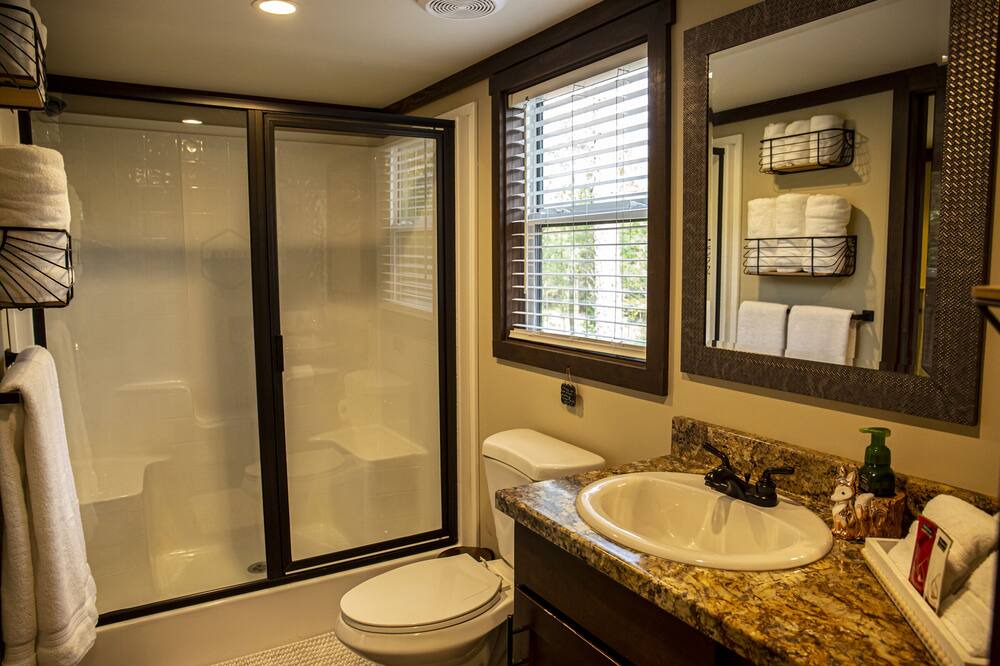 Photo of Bathroom in Coosa
