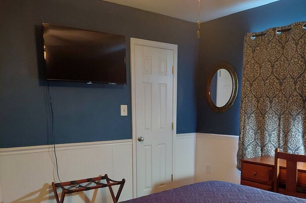 Photo of Bedroom in Cedar Mountain