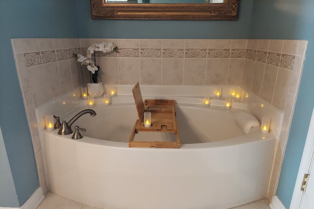 Photo of Bathroom in Cedar Mountain