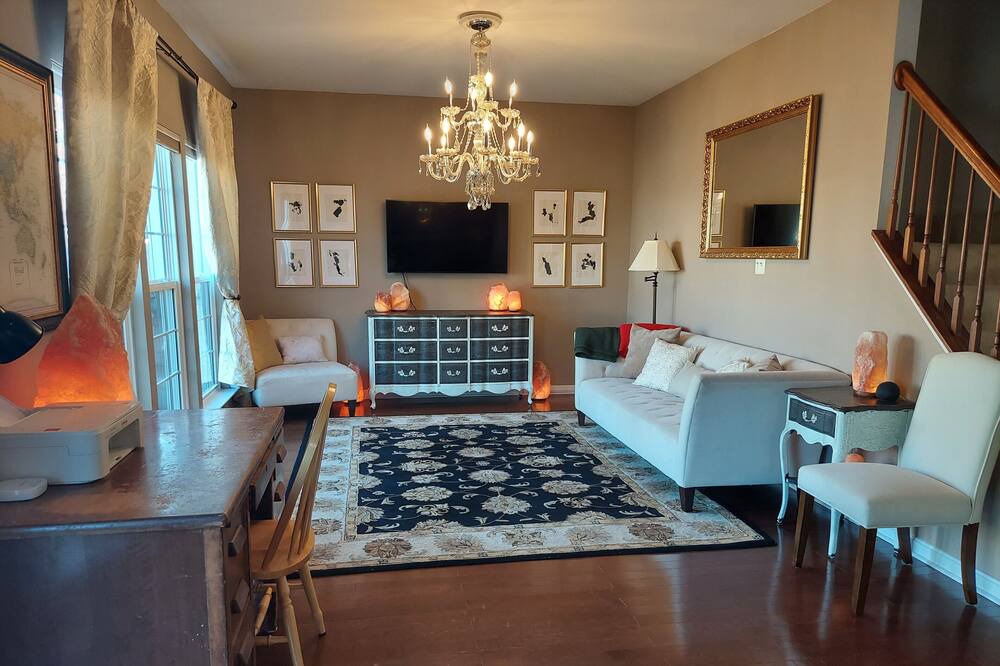 Photo of Livingroom in Cedar Mountain