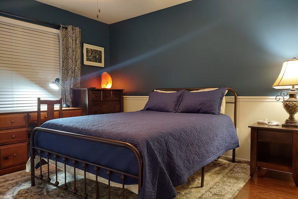 Photo of Bedroom in Cedar Mountain