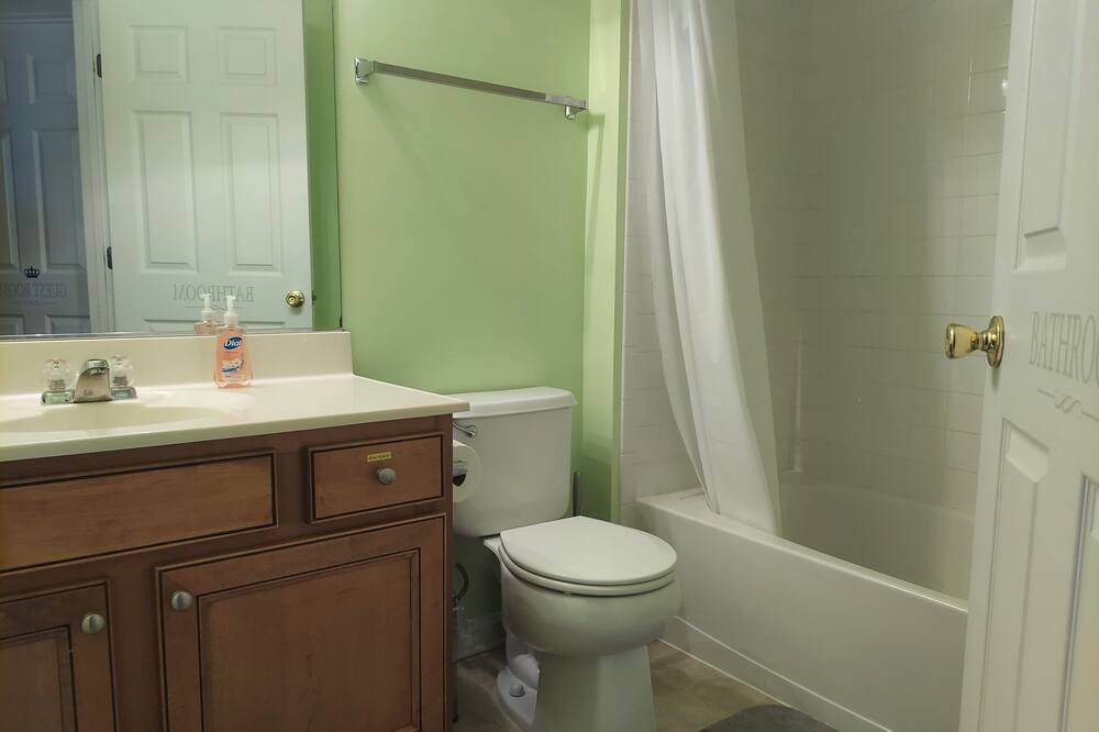 Photo of Bathroom in Cedar Mountain