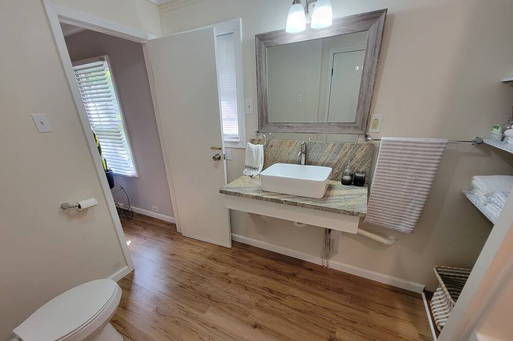 Photo of Bathroom in Ellendale