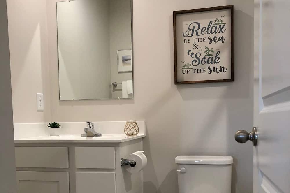 Photo of Bathroom in Kipling