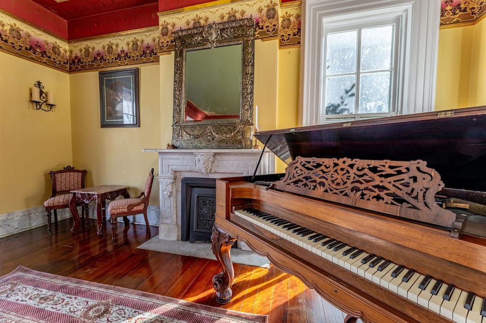 Photo of Livingroom in Clarksville