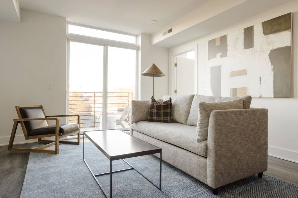 Photo of Livingroom in Navy Yard