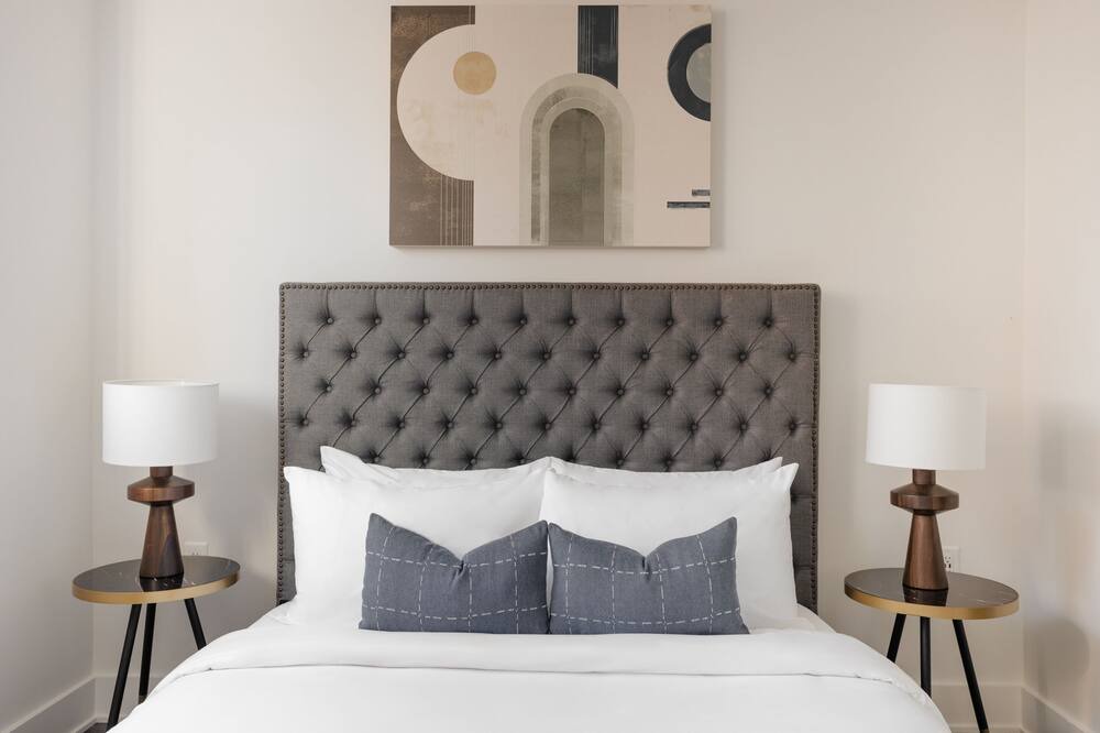 Photo of Bedroom in Navy Yard