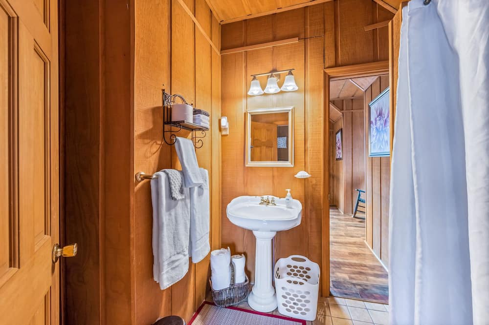 Photo of Bathroom in Valley Head