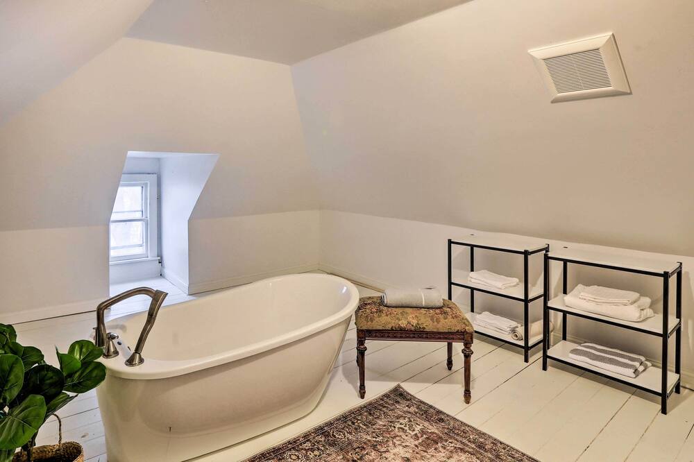 Photo of Bathroom in Waverly