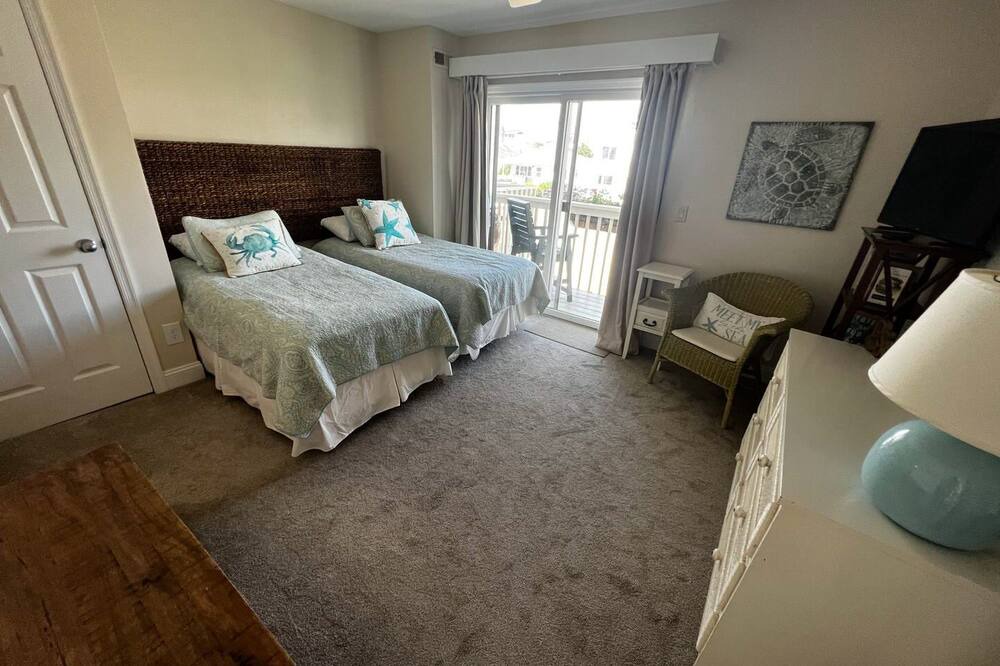 Photo of Bedroom in Townsend's Inlet