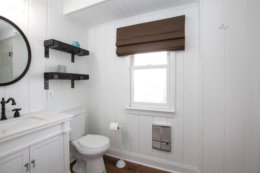 Photo of Bathroom in Shell Island