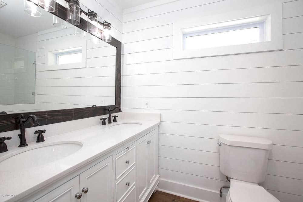 Photo of Bathroom in Shell Island