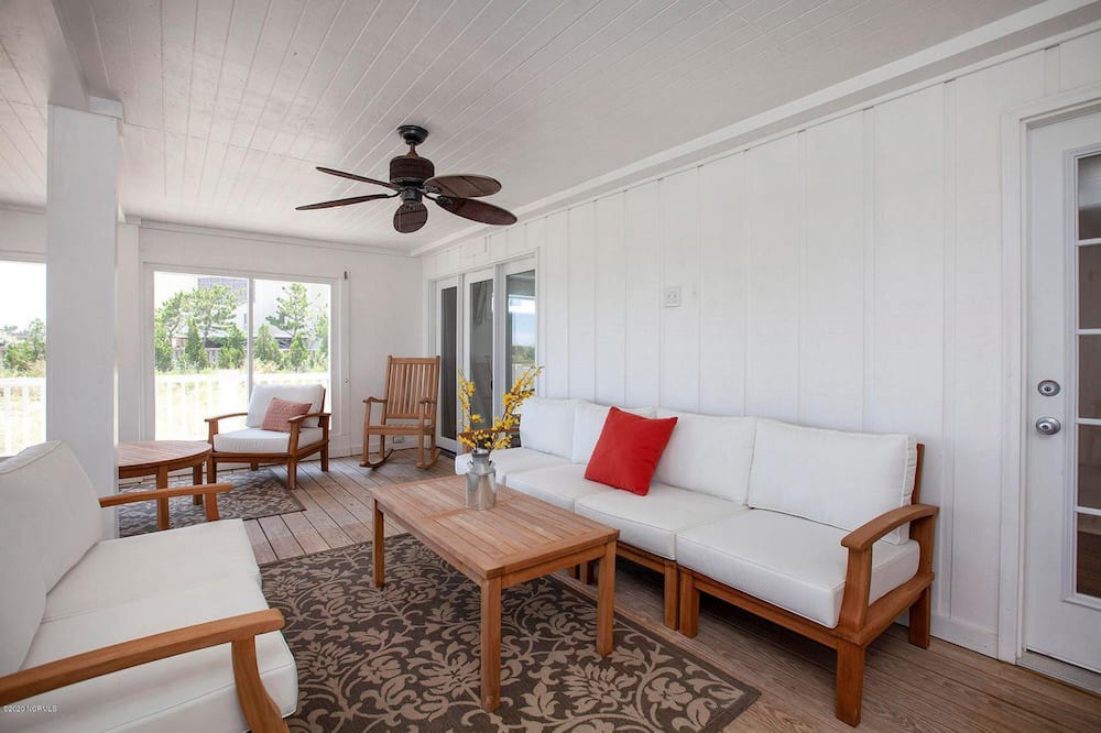 Photo of Livingroom in Shell Island