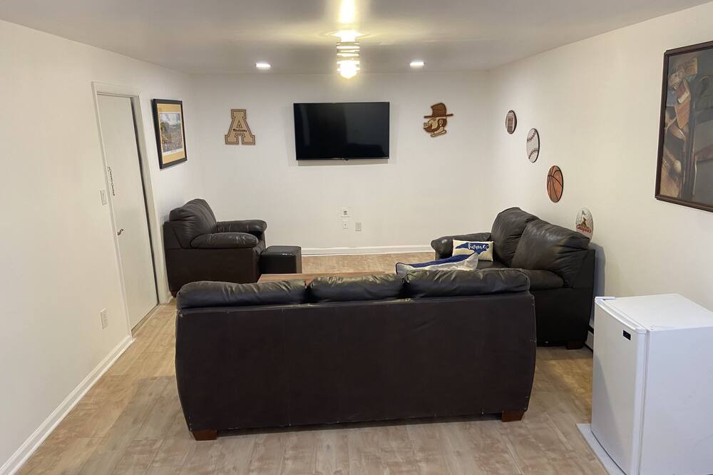 Photo of Livingroom in Boone