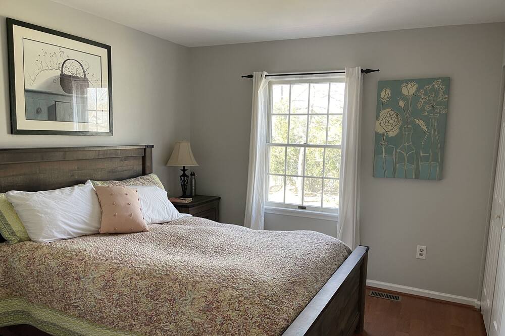 Photo of Bedroom in Cape Saint Claire