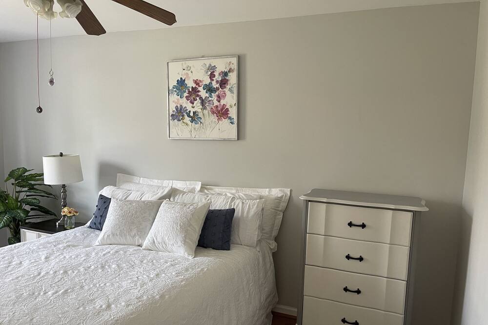 Photo of Bedroom in Cape Saint Claire