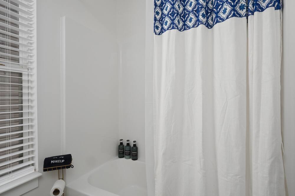 Photo of Bathroom in The Gate