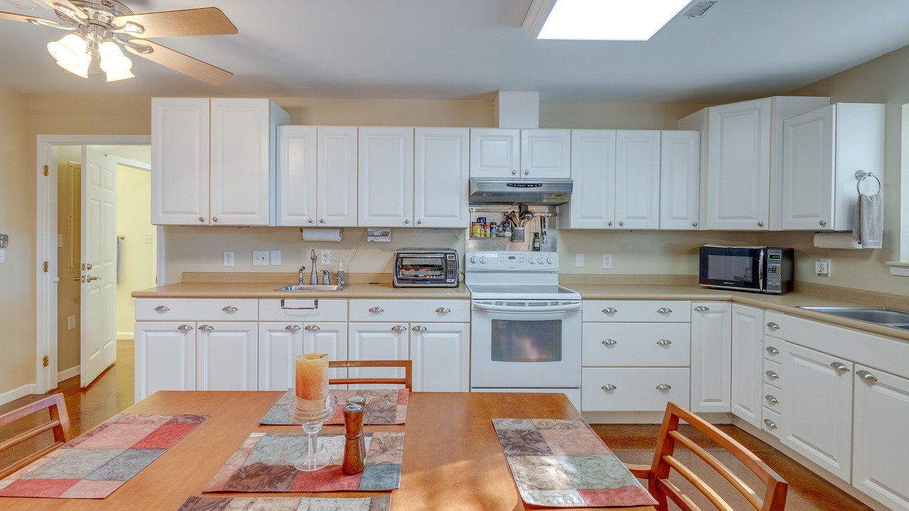 Photo of Kitchen in Centre
