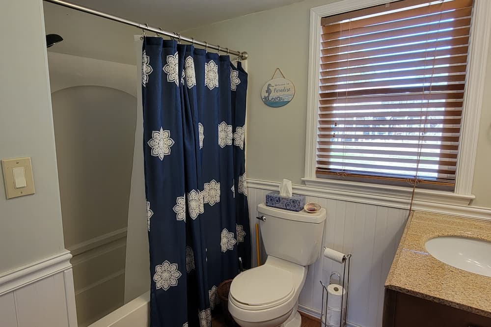 Photo of Bathroom in Merritt